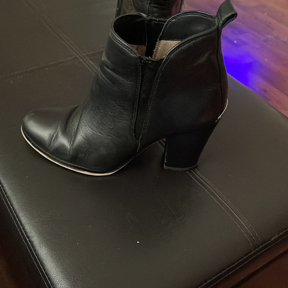 Boots - Picture 3 of 4